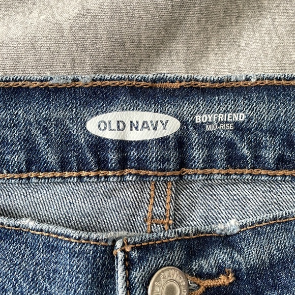 Old Navy Boyfriend Mid-Rise distressed jeans Size 4 EXCELLENT used condition - Picture 3 of 6